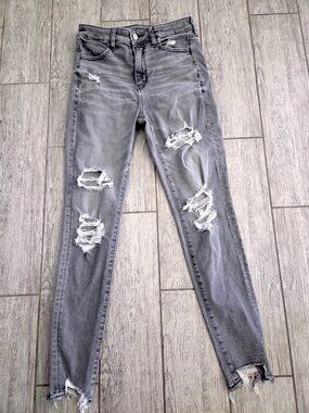 American Eagle Next Level Stretch Women's Distressed Gray Jeans Size 8 Regular